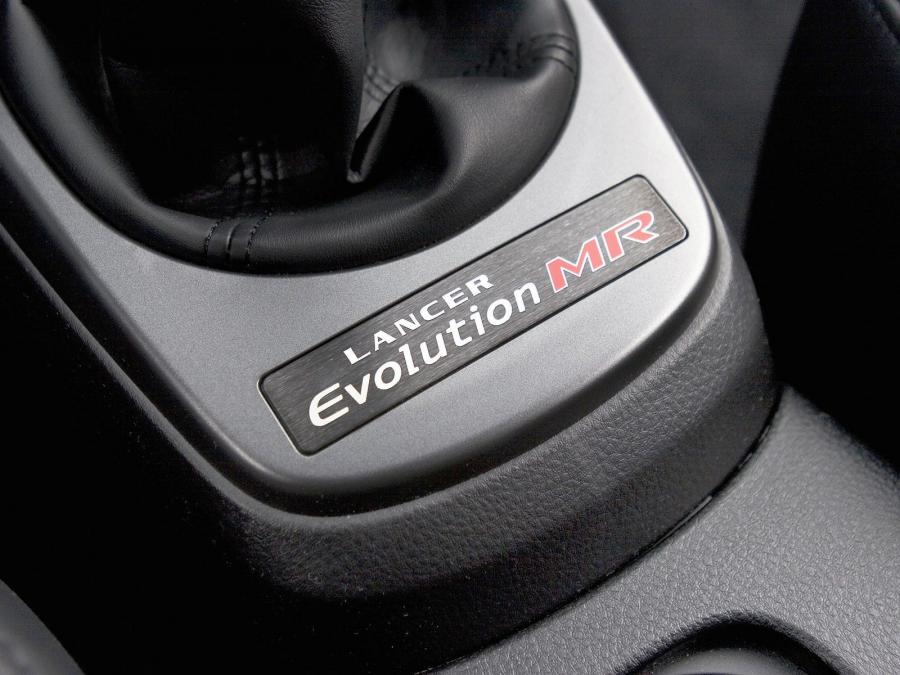  Mitsubishi Lancer Evolution IX MR 2007 года  (фото 105 из 129)